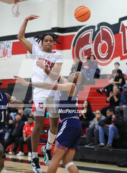 Thumbnail 2 in Aquinas vs Glendale (CIF SS D-3 Rnd 2 Playoff) photogallery.