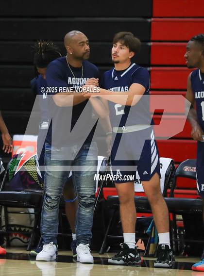 Thumbnail 3 in Aquinas vs Glendale (CIF SS D-3 Rnd 2 Playoff) photogallery.