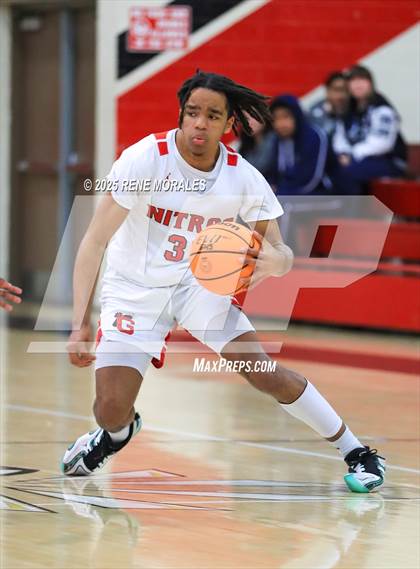 Thumbnail 3 in Aquinas vs Glendale (CIF SS D-3 Rnd 2 Playoff) photogallery.
