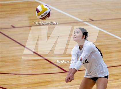 Thumbnail 2 in FR: McLean @ Oakton photogallery.