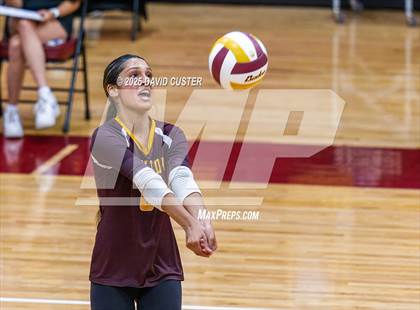 Thumbnail 2 in FR: McLean @ Oakton photogallery.