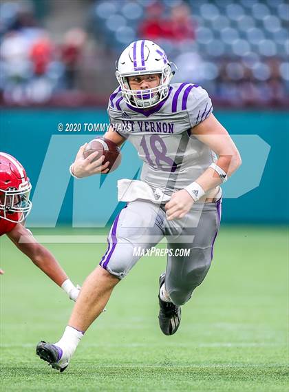 Thumbnail 2 in Mount Vernon vs. Jim Ned (UIL Class 3A Division 1 Semifinal) photogallery.