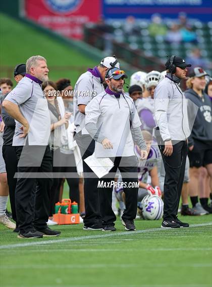 Thumbnail 1 in Mount Vernon vs. Jim Ned (UIL Class 3A Division 1 Semifinal) photogallery.