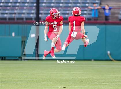 Thumbnail 2 in Mount Vernon vs. Jim Ned (UIL Class 3A Division 1 Semifinal) photogallery.