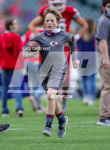 Thumbnail 3 in Mount Vernon vs. Jim Ned (UIL Class 3A Division 1 Semifinal) photogallery.