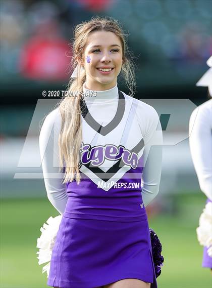 Thumbnail 1 in Mount Vernon vs. Jim Ned (UIL Class 3A Division 1 Semifinal) photogallery.