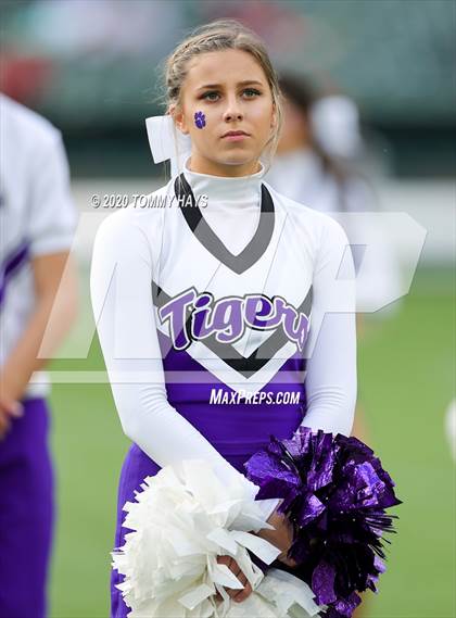Thumbnail 2 in Mount Vernon vs. Jim Ned (UIL Class 3A Division 1 Semifinal) photogallery.