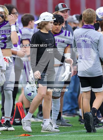 Thumbnail 3 in Mount Vernon vs. Jim Ned (UIL Class 3A Division 1 Semifinal) photogallery.