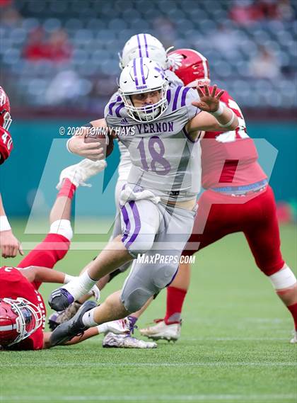 Thumbnail 1 in Mount Vernon vs. Jim Ned (UIL Class 3A Division 1 Semifinal) photogallery.