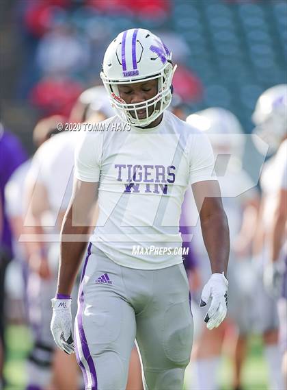 Thumbnail 2 in Mount Vernon vs. Jim Ned (UIL Class 3A Division 1 Semifinal) photogallery.