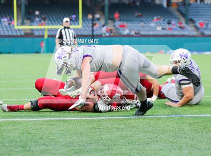 Thumbnail 3 in Mount Vernon vs. Jim Ned (UIL Class 3A Division 1 Semifinal) photogallery.
