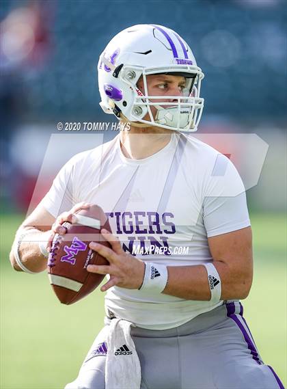 Thumbnail 2 in Mount Vernon vs. Jim Ned (UIL Class 3A Division 1 Semifinal) photogallery.