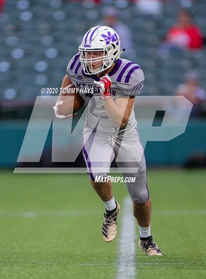 Thumbnail 2 in Mount Vernon vs. Jim Ned (UIL Class 3A Division 1 Semifinal) photogallery.