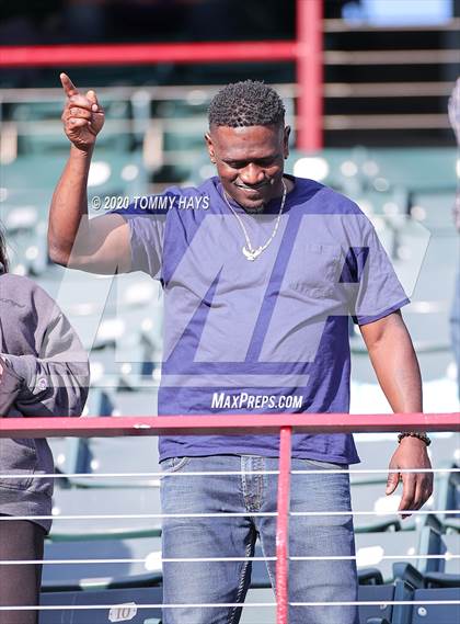 Thumbnail 3 in Mount Vernon vs. Jim Ned (UIL Class 3A Division 1 Semifinal) photogallery.