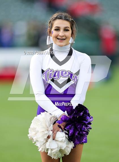 Thumbnail 2 in Mount Vernon vs. Jim Ned (UIL Class 3A Division 1 Semifinal) photogallery.