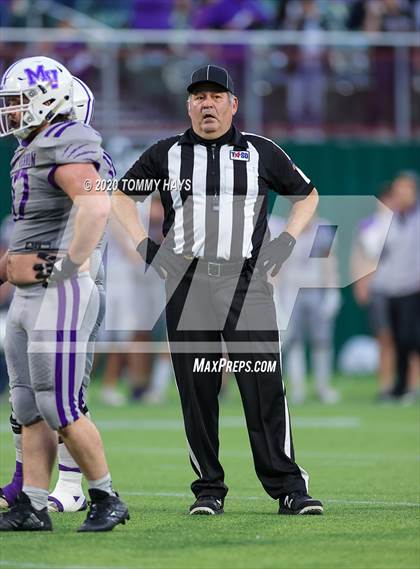 Thumbnail 2 in Mount Vernon vs. Jim Ned (UIL Class 3A Division 1 Semifinal) photogallery.