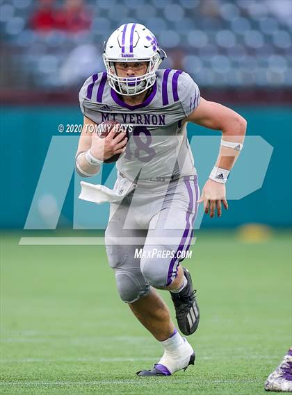 Thumbnail 2 in Mount Vernon vs. Jim Ned (UIL Class 3A Division 1 Semifinal) photogallery.