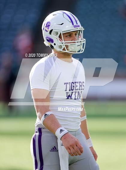 Thumbnail 1 in Mount Vernon vs. Jim Ned (UIL Class 3A Division 1 Semifinal) photogallery.