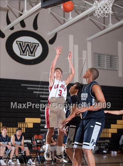 Thumbnail 2 in Flintridge Prep vs La Jolla (MaxPreps Holiday Classic) photogallery.