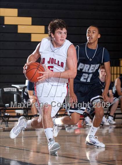 Thumbnail 3 in Flintridge Prep vs La Jolla (MaxPreps Holiday Classic) photogallery.