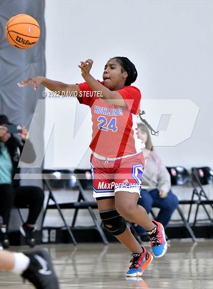 Thumbnail 2 in Highlands vs. Sacramento Adventist (Sac Adventist Holiday Invitational) photogallery.