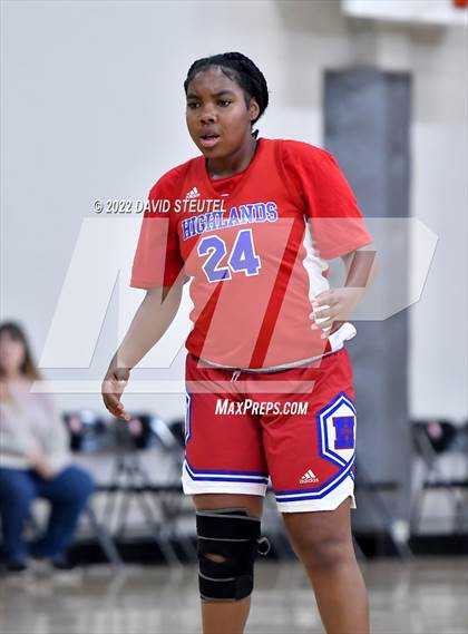 Thumbnail 3 in Highlands vs. Sacramento Adventist (Sac Adventist Holiday Invitational) photogallery.