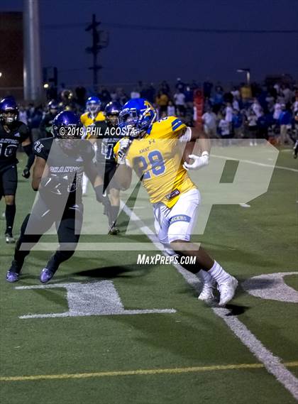 Thumbnail 1 in Bishop Amat vs Cathedral photogallery.
