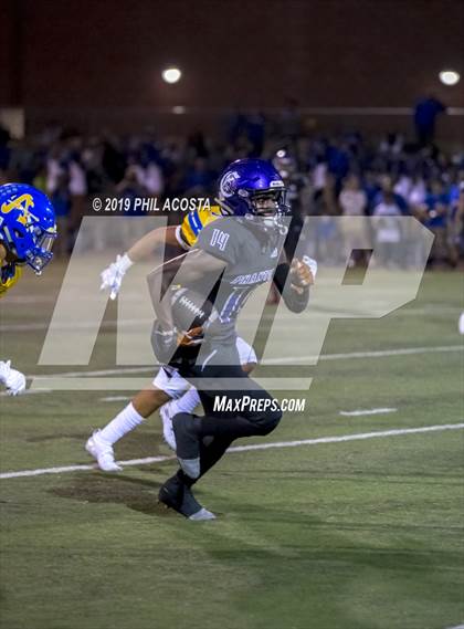 Thumbnail 2 in Bishop Amat vs Cathedral photogallery.