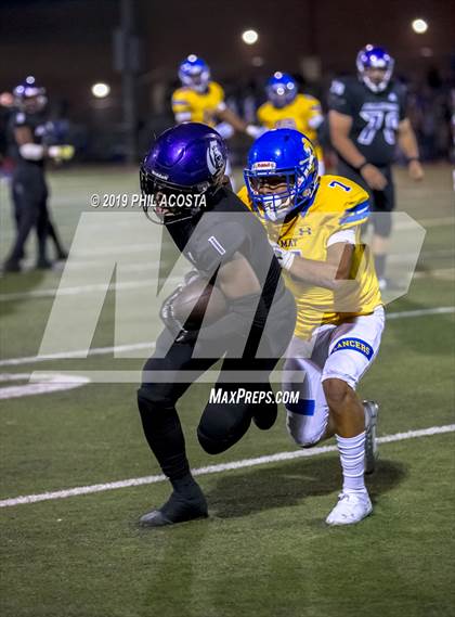 Thumbnail 3 in Bishop Amat vs Cathedral photogallery.
