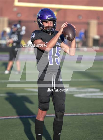 Thumbnail 1 in Bishop Amat vs Cathedral photogallery.