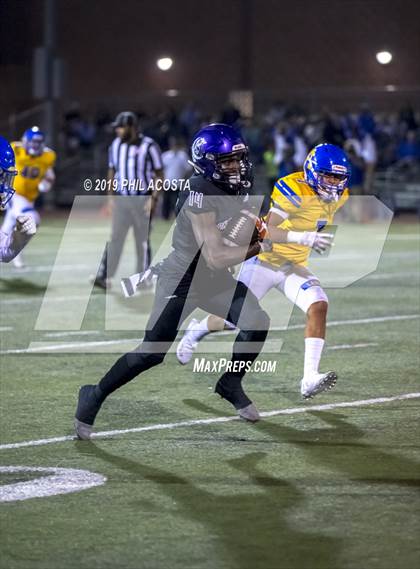 Thumbnail 1 in Bishop Amat vs Cathedral photogallery.