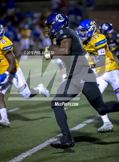 Thumbnail 3 in Bishop Amat vs Cathedral photogallery.