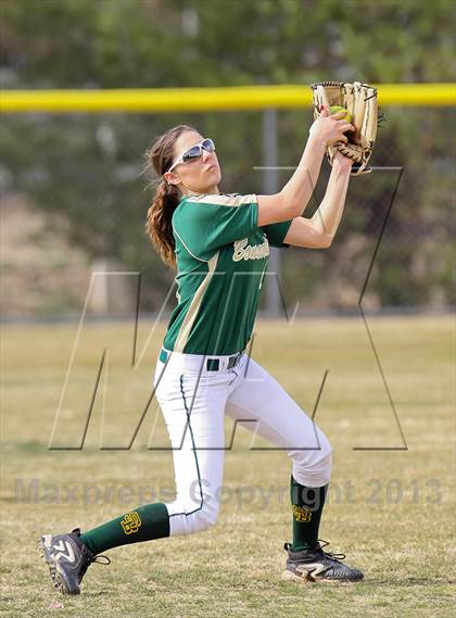 Thumbnail 2 in Chatsworth vs. St. Bonaventure (Hart Tourney) photogallery.