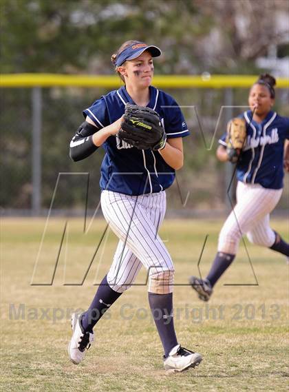 Thumbnail 1 in Chatsworth vs. St. Bonaventure (Hart Tourney) photogallery.