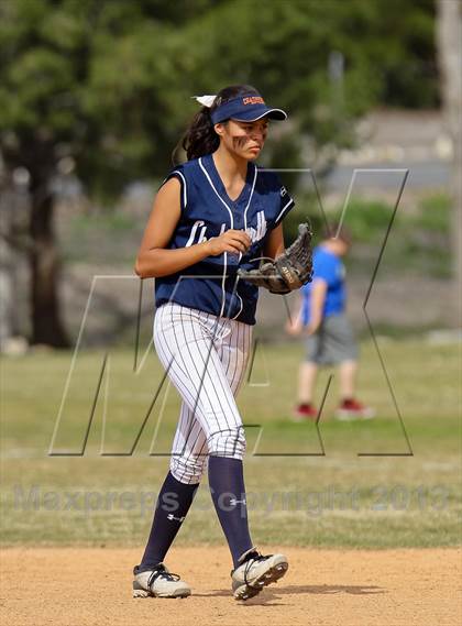 Thumbnail 1 in Chatsworth vs. St. Bonaventure (Hart Tourney) photogallery.