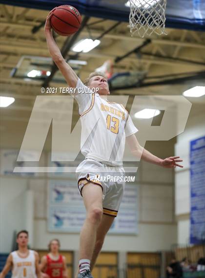 Thumbnail 2 in Judge Memorial vs. Mountain View (Eagle Holiday Shootout) photogallery.