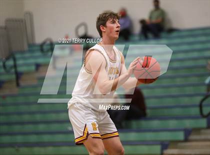 Thumbnail 2 in Judge Memorial vs. Mountain View (Eagle Holiday Shootout) photogallery.