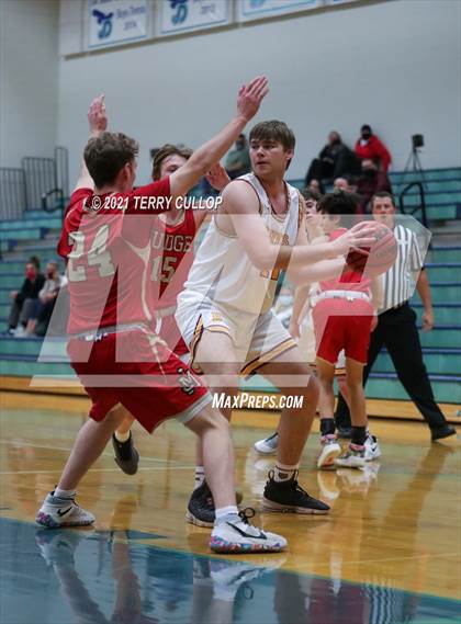 Thumbnail 2 in Judge Memorial vs. Mountain View (Eagle Holiday Shootout) photogallery.