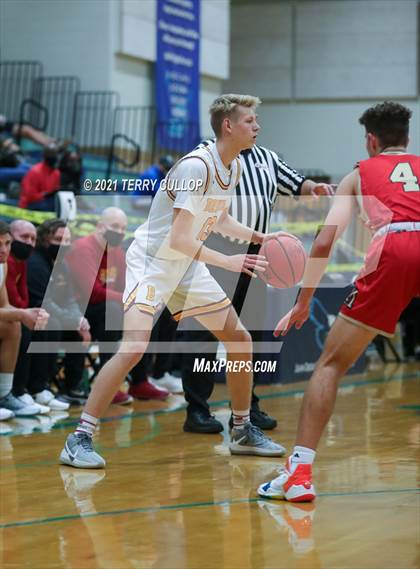 Thumbnail 2 in Judge Memorial vs. Mountain View (Eagle Holiday Shootout) photogallery.