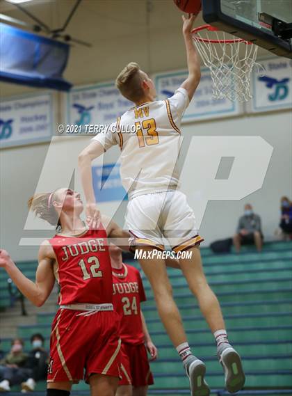 Thumbnail 2 in Judge Memorial vs. Mountain View (Eagle Holiday Shootout) photogallery.