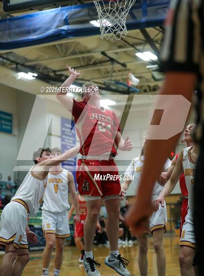 Thumbnail 2 in Judge Memorial vs. Mountain View (Eagle Holiday Shootout) photogallery.