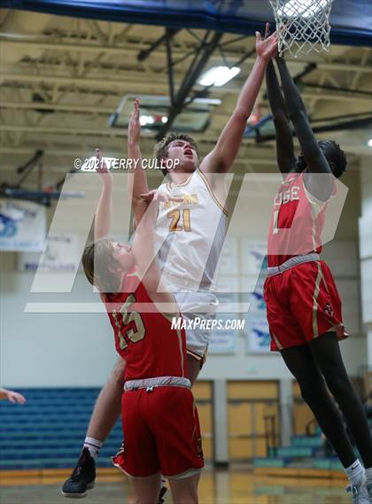 Thumbnail 2 in Judge Memorial vs. Mountain View (Eagle Holiday Shootout) photogallery.