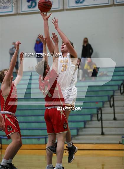 Thumbnail 3 in Judge Memorial vs. Mountain View (Eagle Holiday Shootout) photogallery.