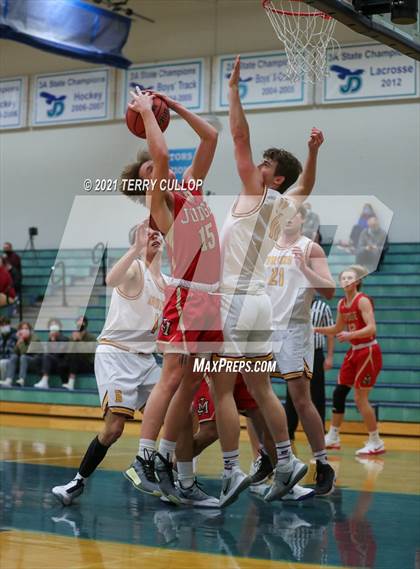 Thumbnail 2 in Judge Memorial vs. Mountain View (Eagle Holiday Shootout) photogallery.