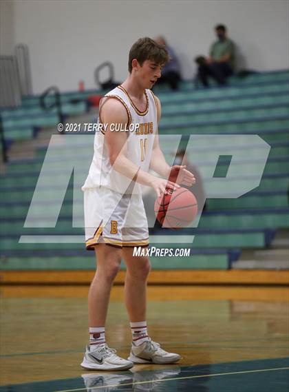 Thumbnail 3 in Judge Memorial vs. Mountain View (Eagle Holiday Shootout) photogallery.