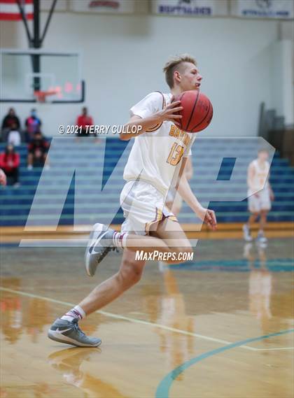Thumbnail 2 in Judge Memorial vs. Mountain View (Eagle Holiday Shootout) photogallery.