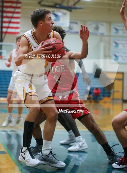Thumbnail 1 in Judge Memorial vs. Mountain View (Eagle Holiday Shootout) photogallery.