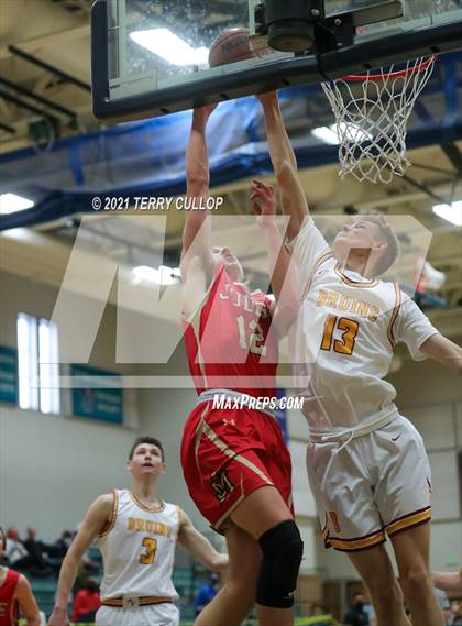 Thumbnail 1 in Judge Memorial vs. Mountain View (Eagle Holiday Shootout) photogallery.