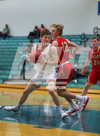 Thumbnail 1 in Judge Memorial vs. Mountain View (Eagle Holiday Shootout) photogallery.