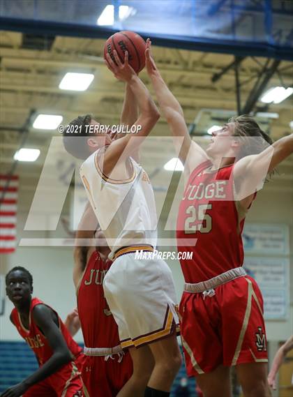 Thumbnail 3 in Judge Memorial vs. Mountain View (Eagle Holiday Shootout) photogallery.